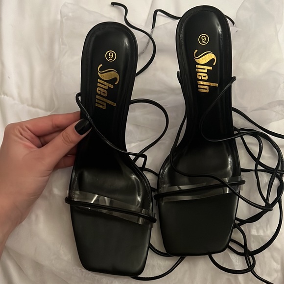 Tie up heels - Picture 3 of 6